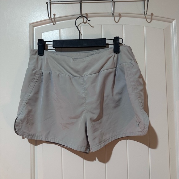Nike Gray Athletic Shorts Lightweight Design - Picture 1 of 4